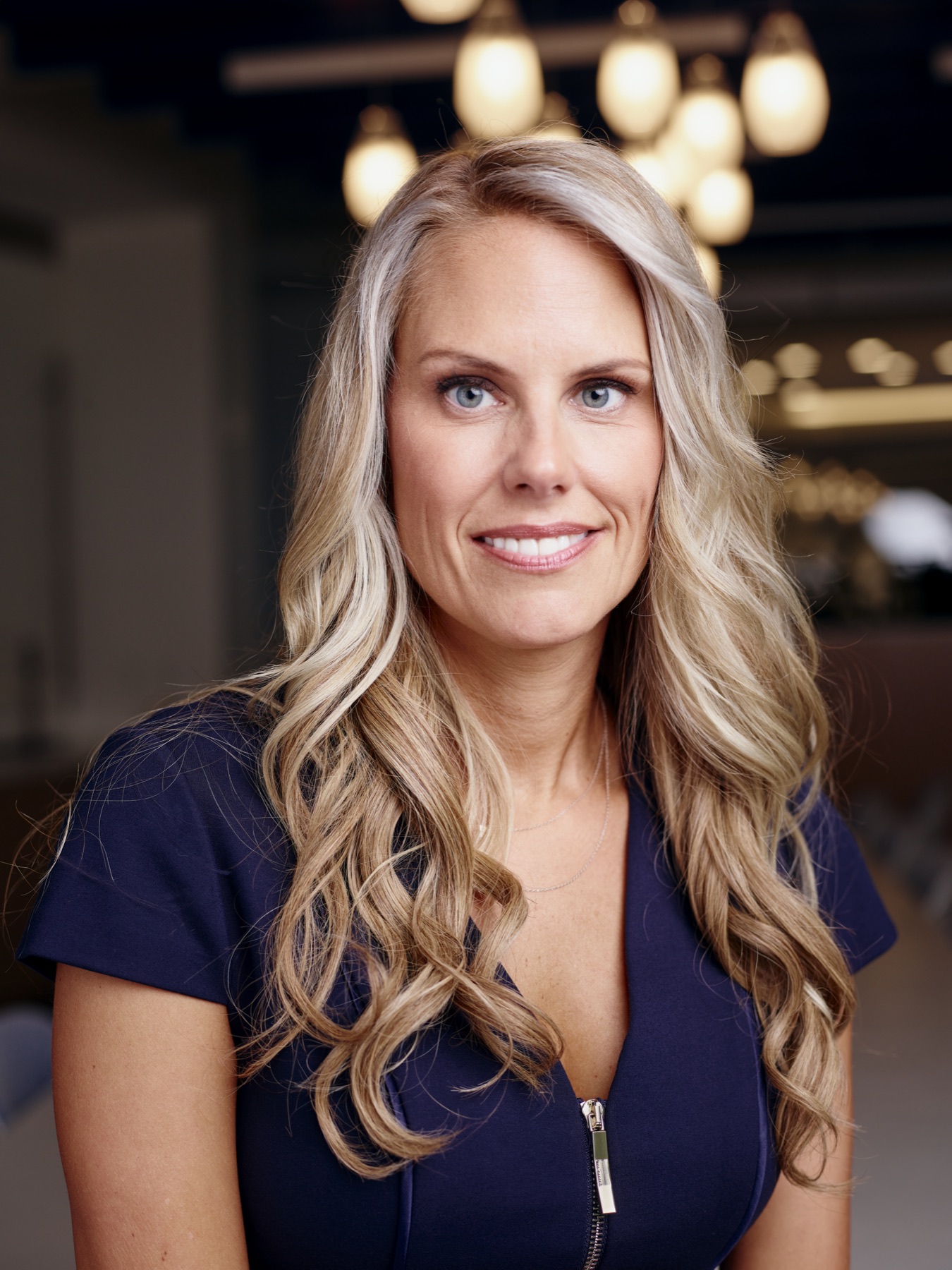 Portrait of Dr. Jennifer Bell